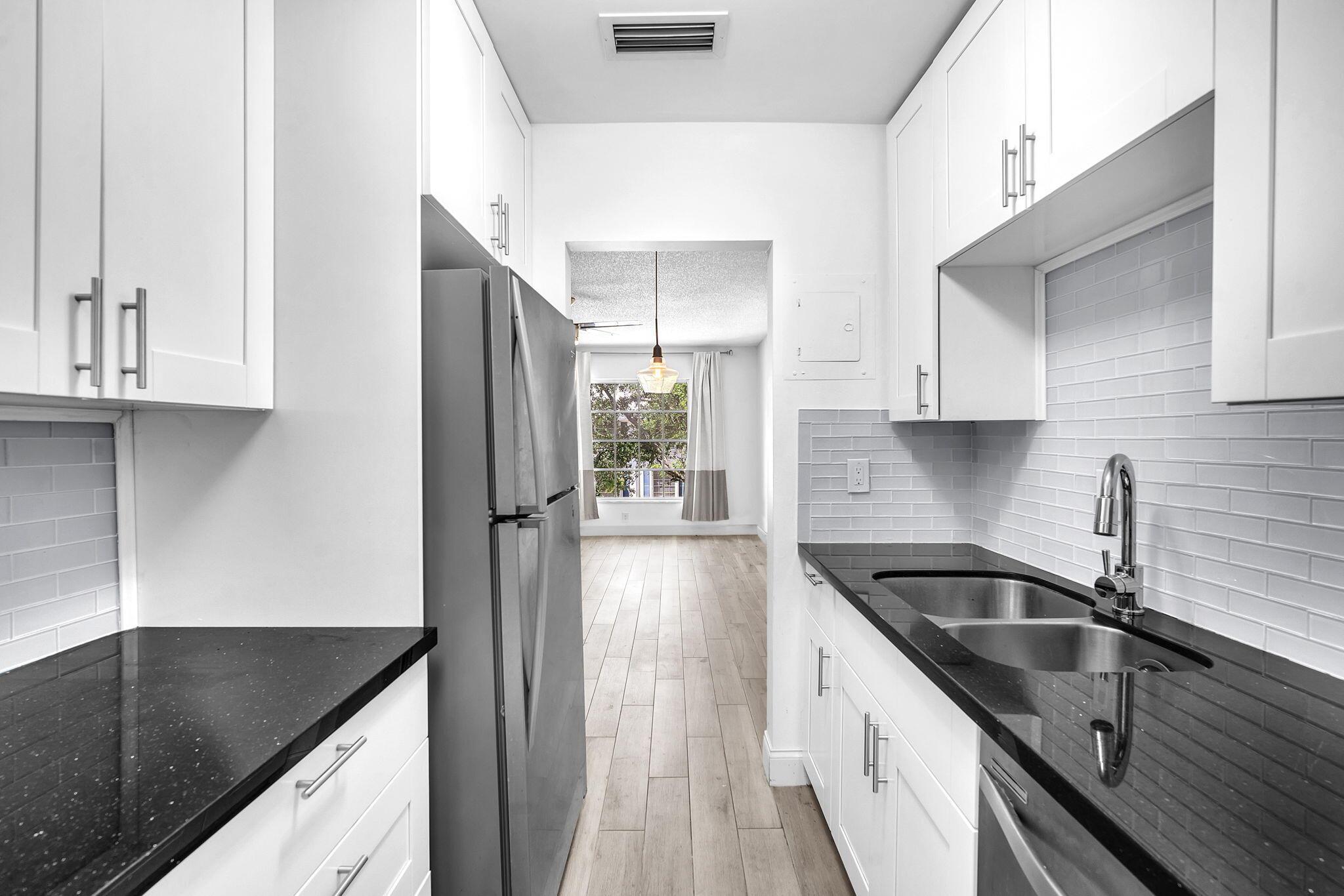 IMPERIAL POINT COLONNADES CONDO - Residential