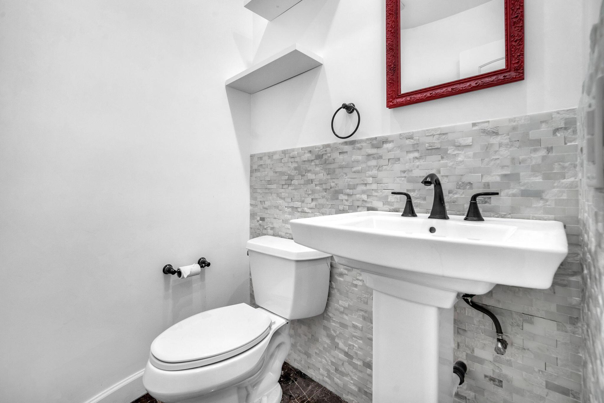 IMPERIAL POINT COLONNADES CONDO - Residential