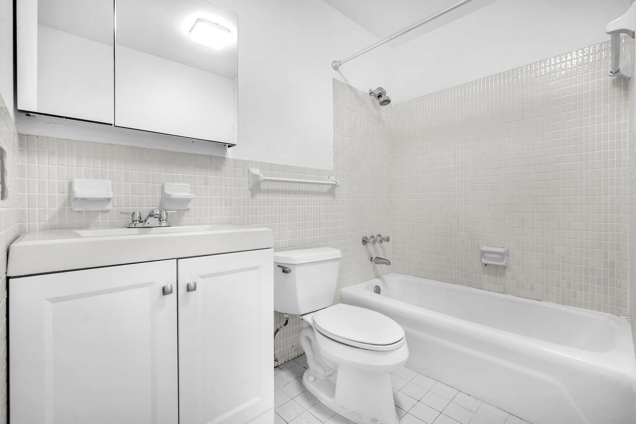 IMPERIAL POINT COLONNADES CONDO - Residential