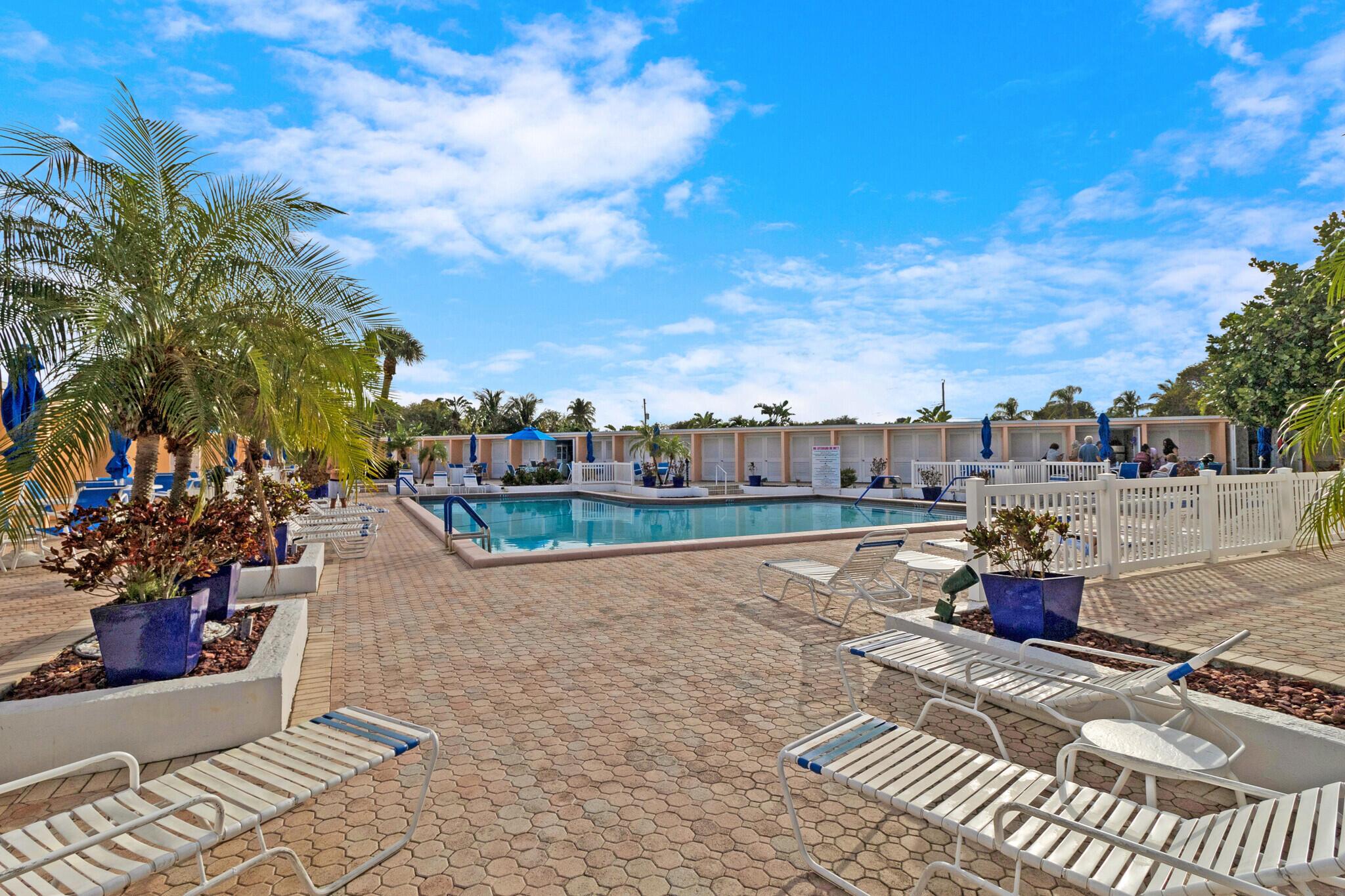 IMPERIAL POINT COLONNADES CONDO - Residential