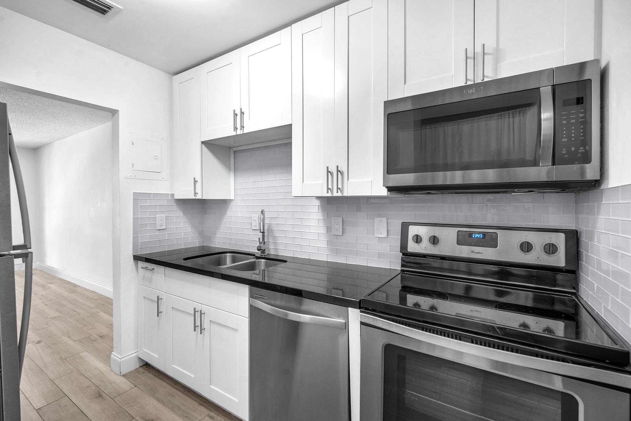 IMPERIAL POINT COLONNADES CONDO - Residential