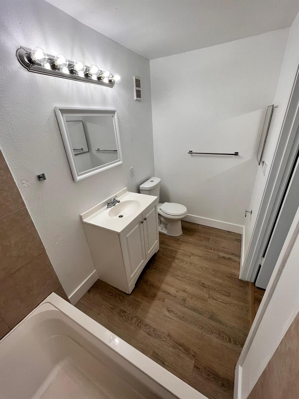 Sailboat Pointe Condo - Residential Lease