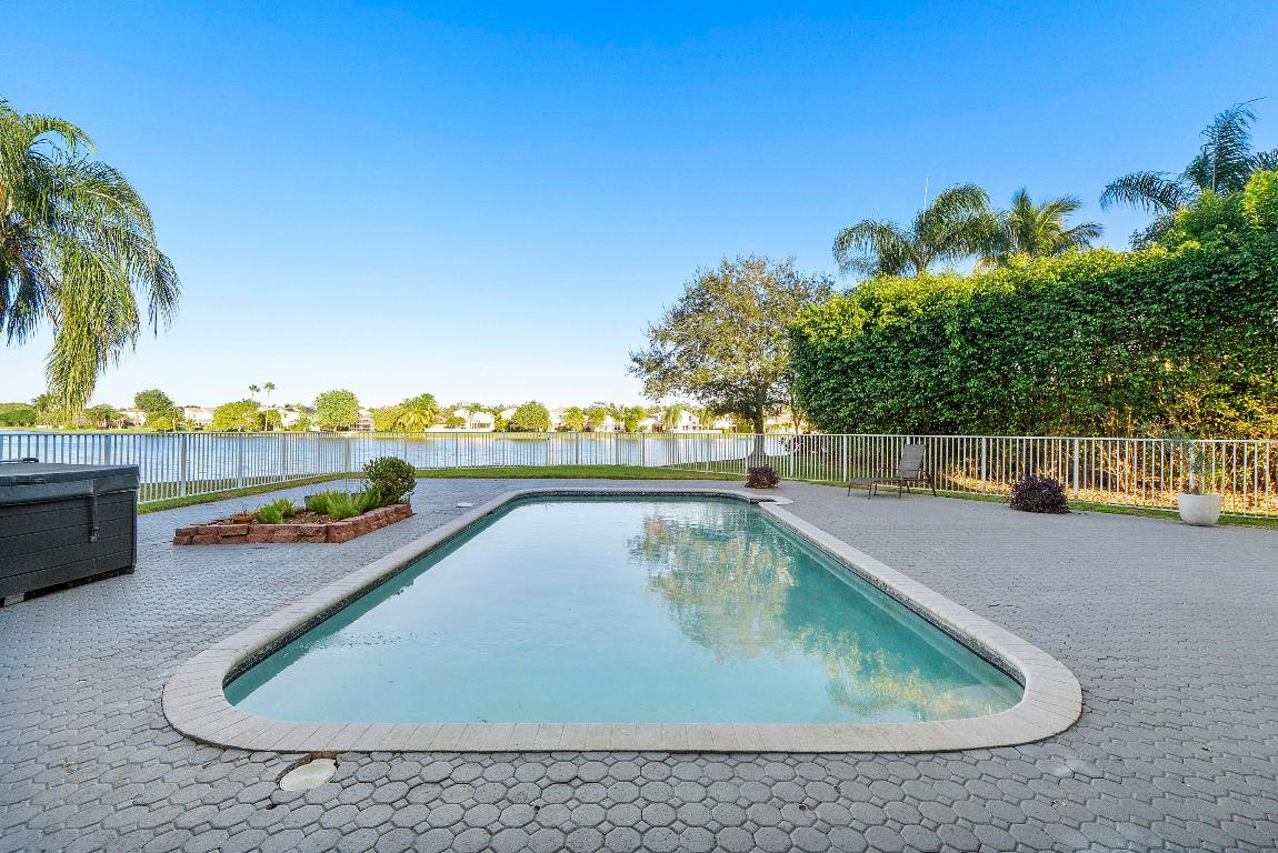 Wyndham Lakes Central - Residential