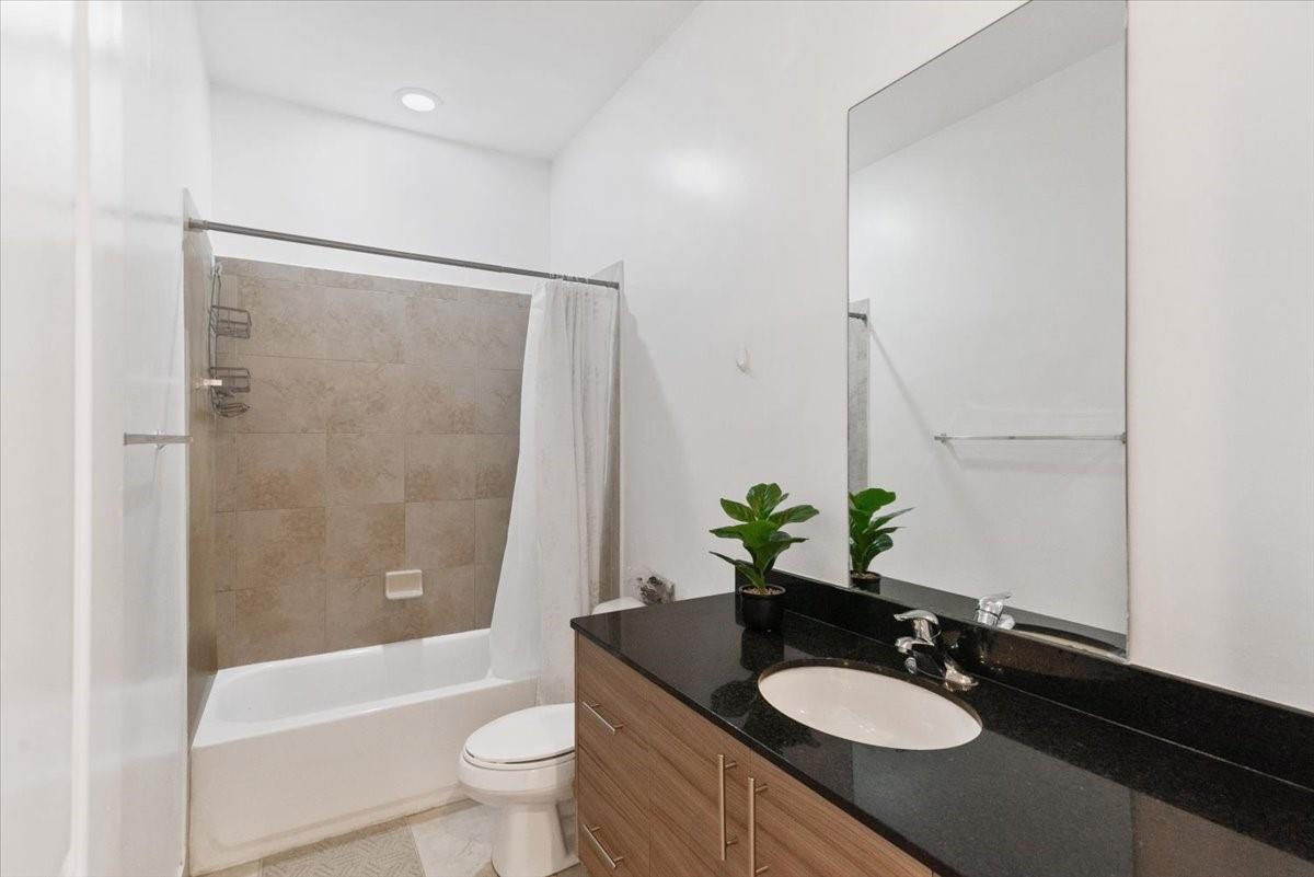 CALABRIA II CONDO - Residential