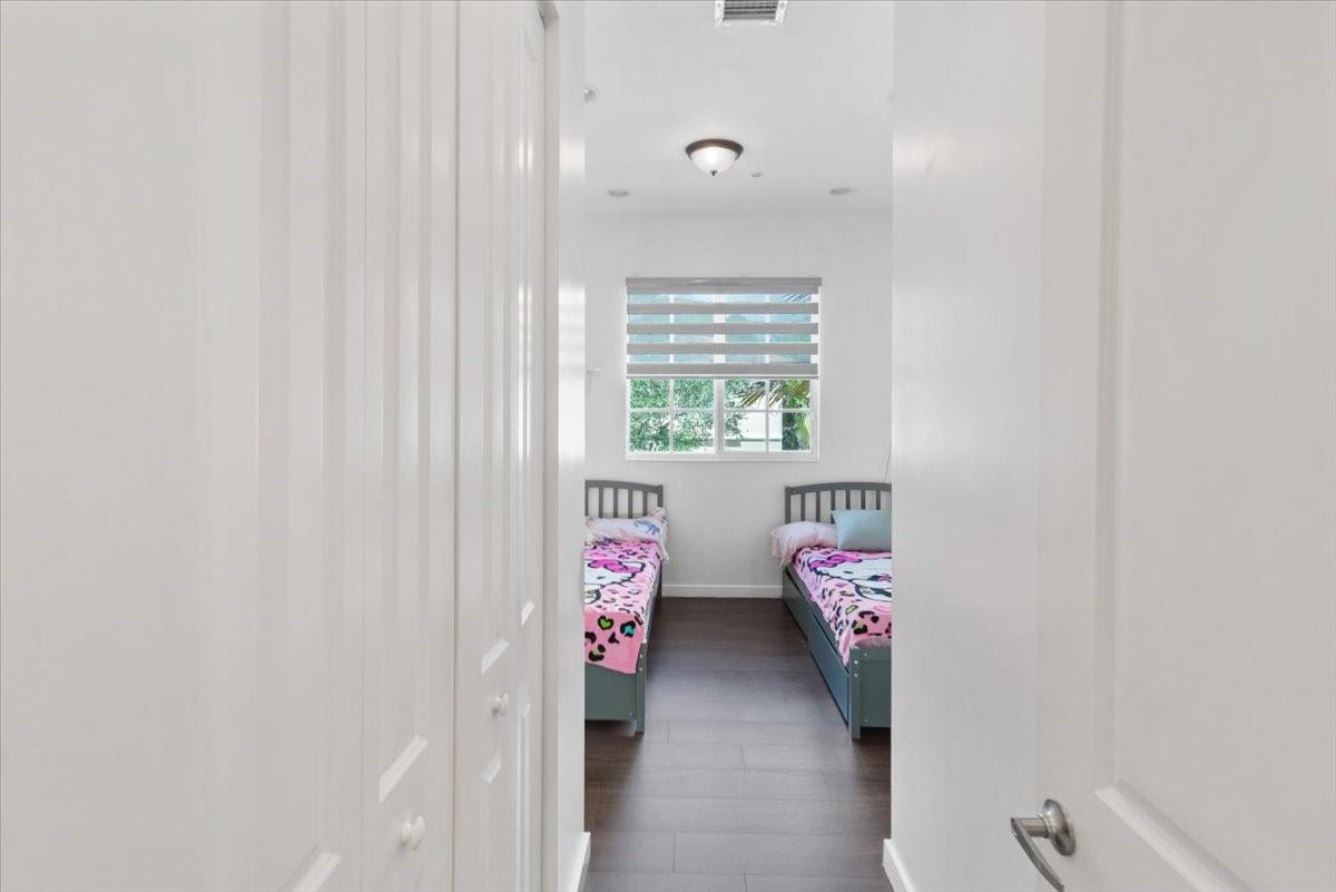 CALABRIA II CONDO - Residential