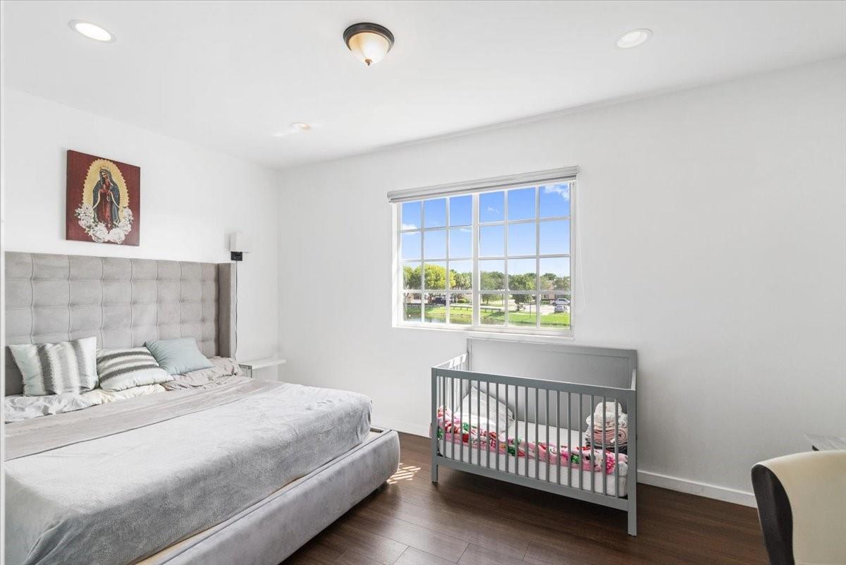 CALABRIA II CONDO - Residential