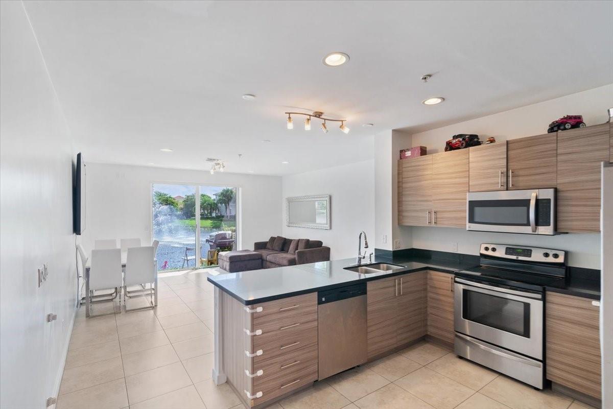 CALABRIA II CONDO - Residential