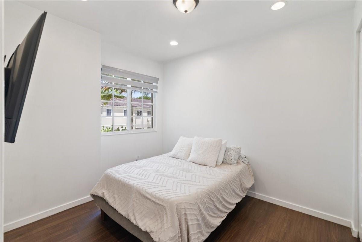 CALABRIA II CONDO - Residential