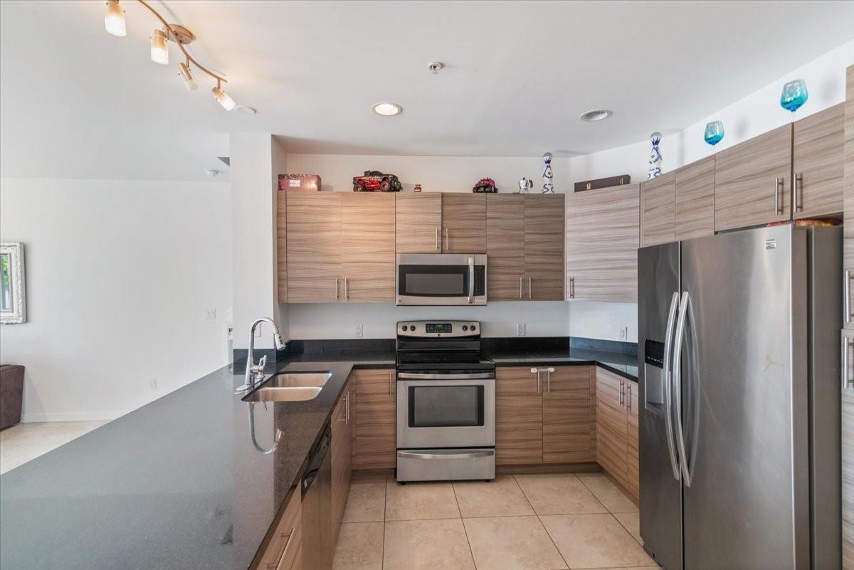 CALABRIA II CONDO - Residential