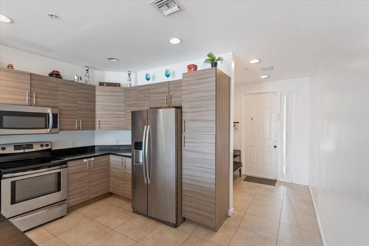 CALABRIA II CONDO - Residential