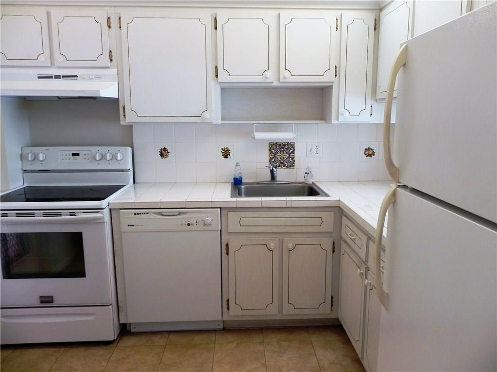 HILLCREST - Residential