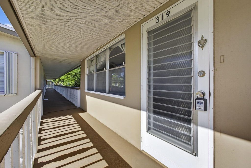 Photo of 319 Windsor N, West Palm Beach, FL 33417 (MLS # R11147598)