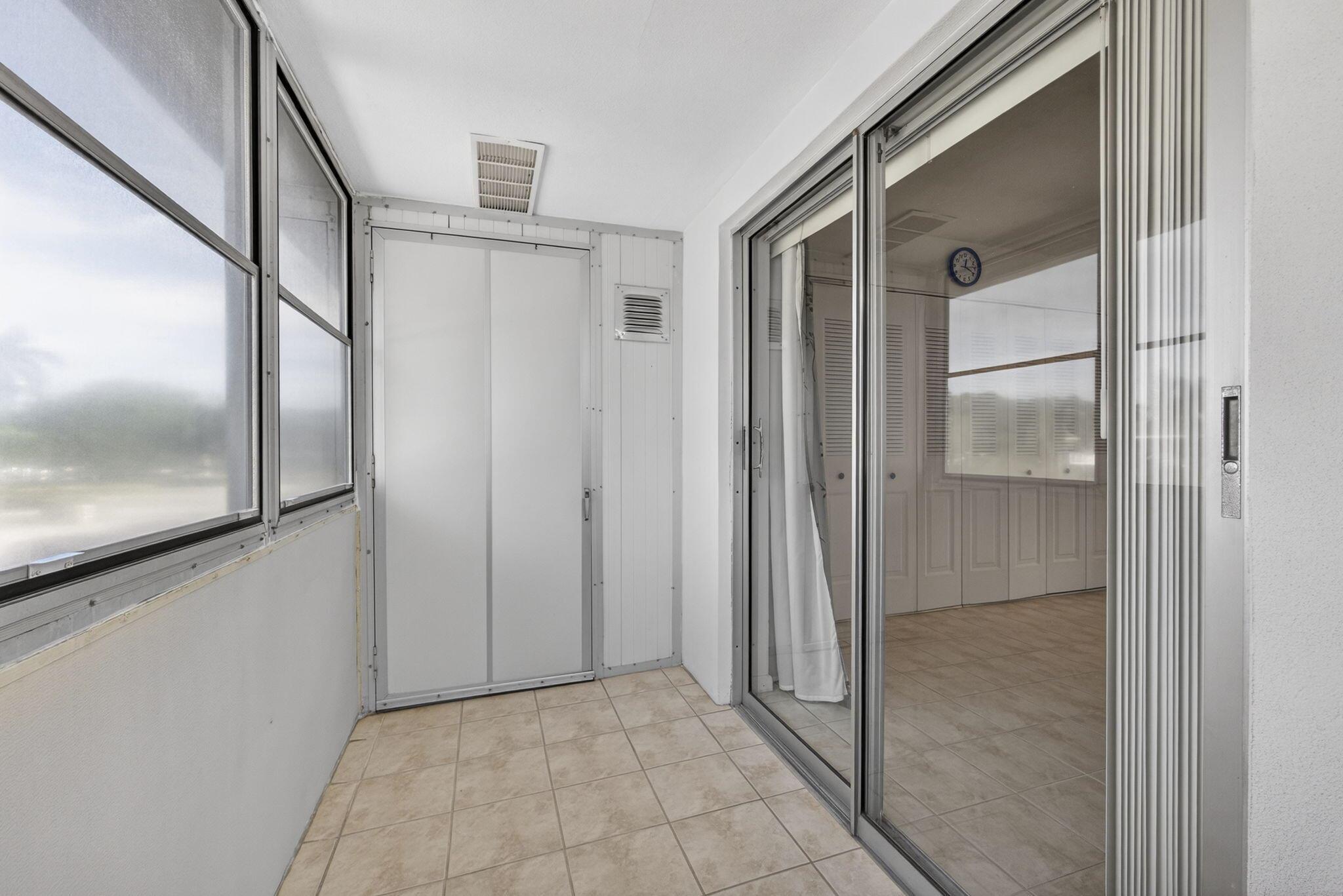 CENTURY VILLAGE. WINDSOR - Residential