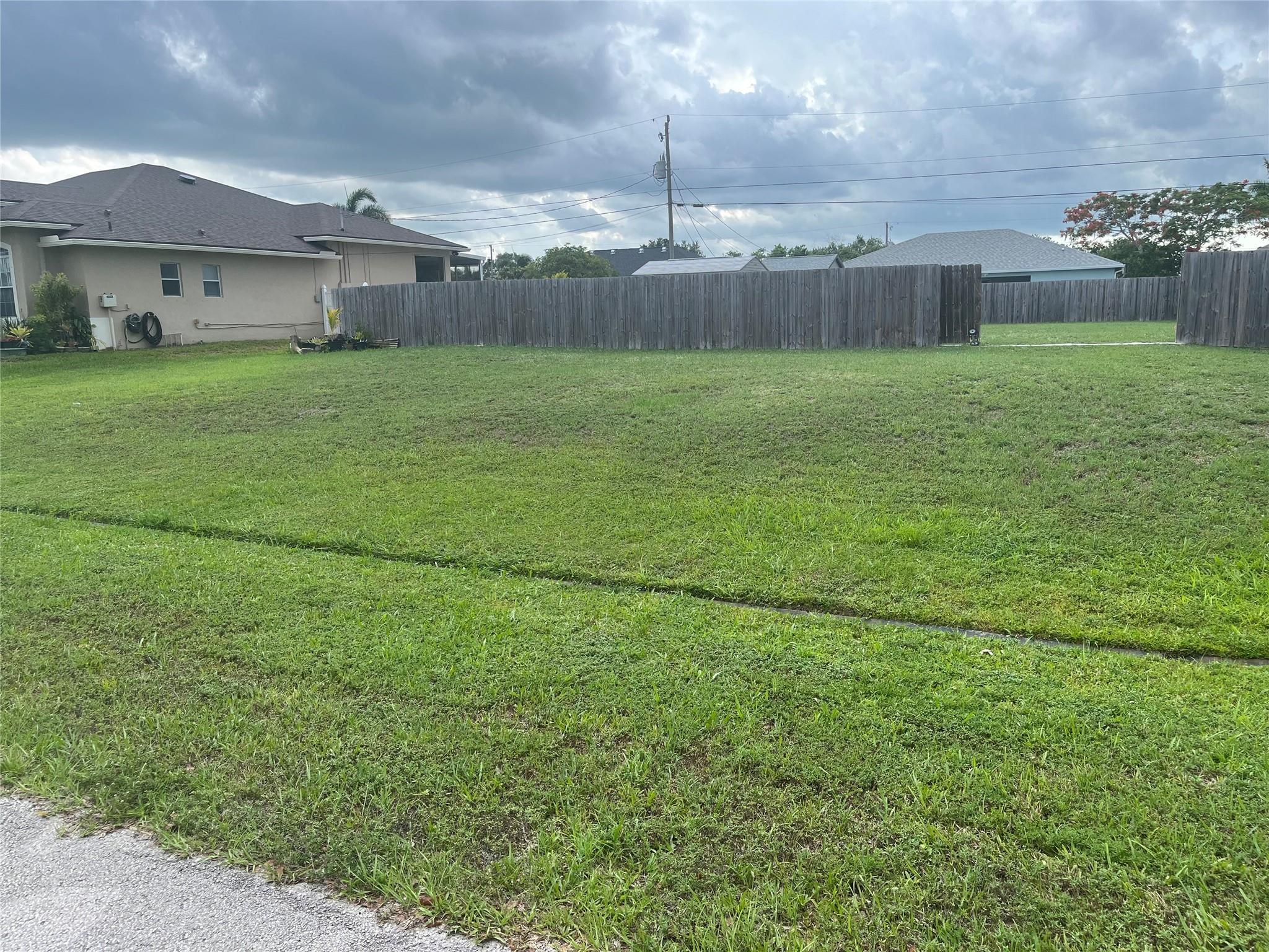 4122 SW Baird St, Port St Lucie, FL, 34953/$155,000 4 4122 SW Baird St