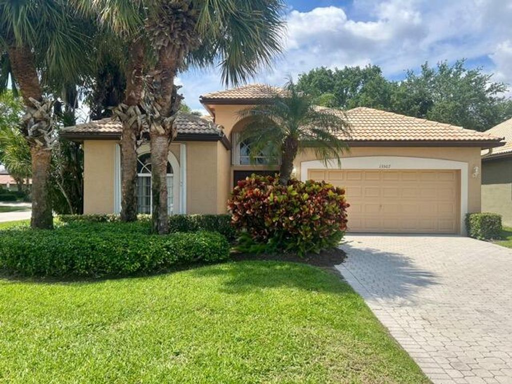 Photo of 13507 Carrick Green Court, Delray Beach, FL 33446 (MLS # B26009977)