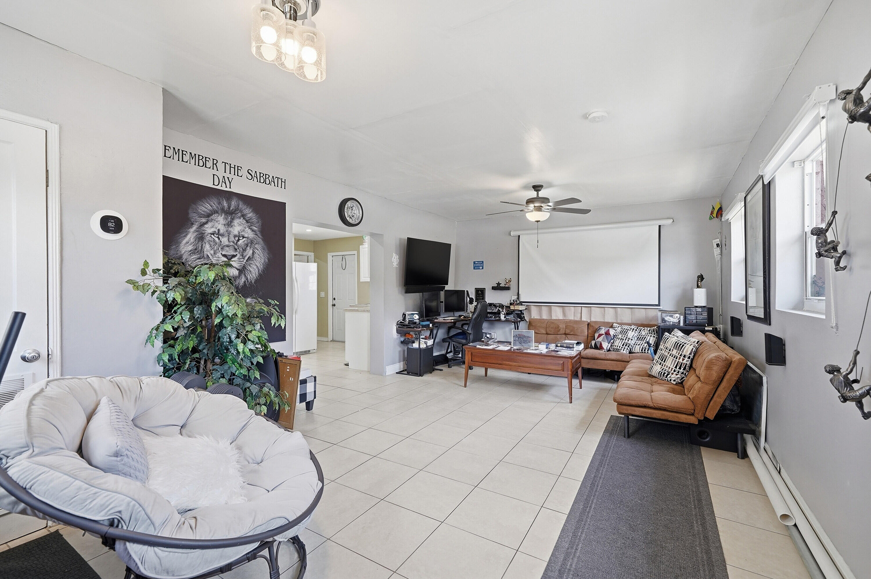 HOLLYWOOD - Residential Income