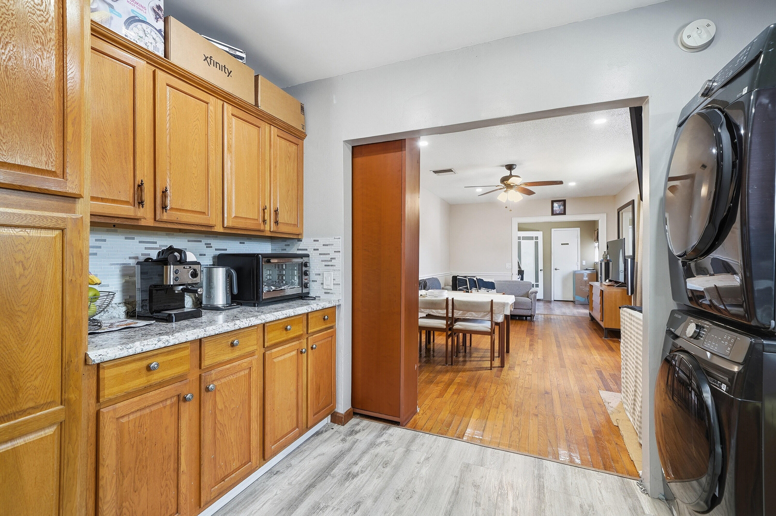 HOLLYWOOD - Residential Income