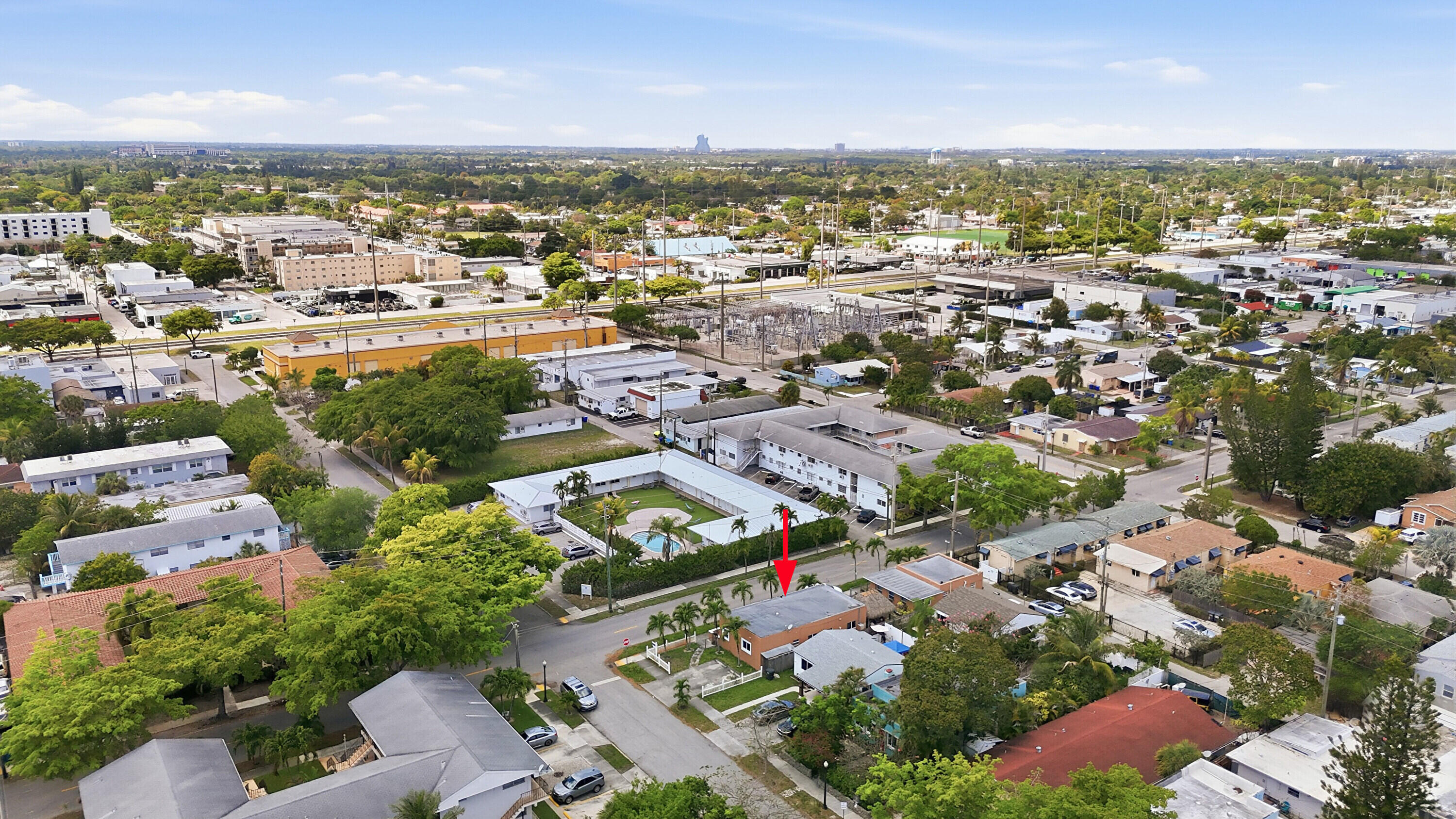 HOLLYWOOD - Residential Income