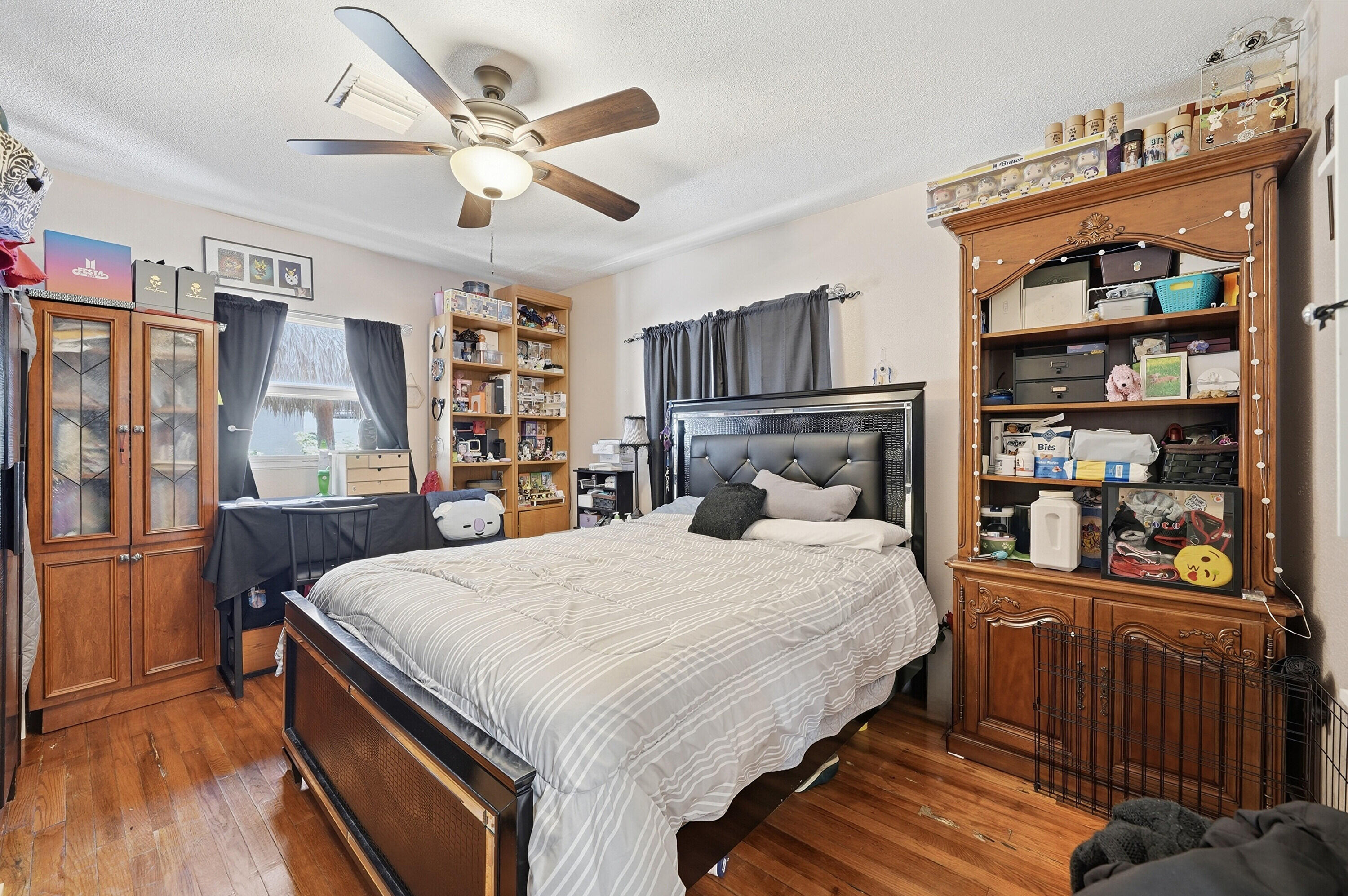 HOLLYWOOD - Residential Income