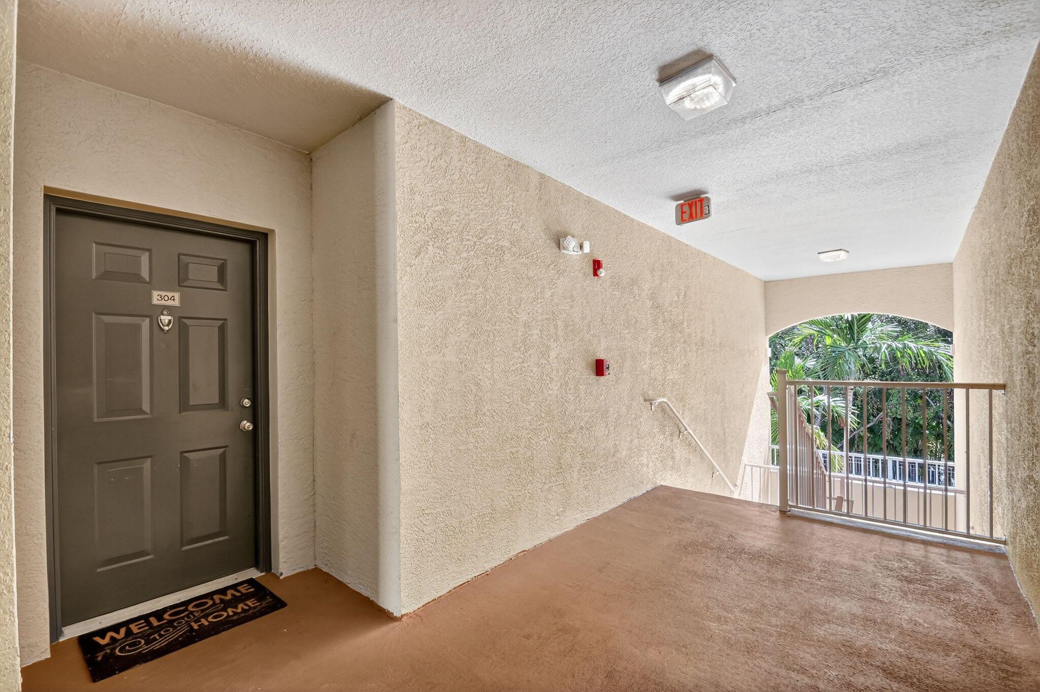 6511 Emerald Dunes Drive 304
