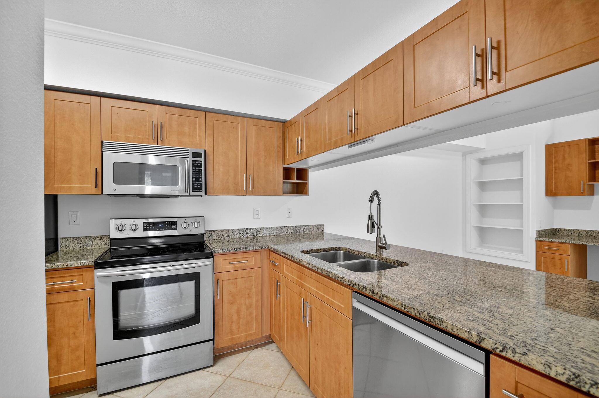 6511 Emerald Dunes Drive 304