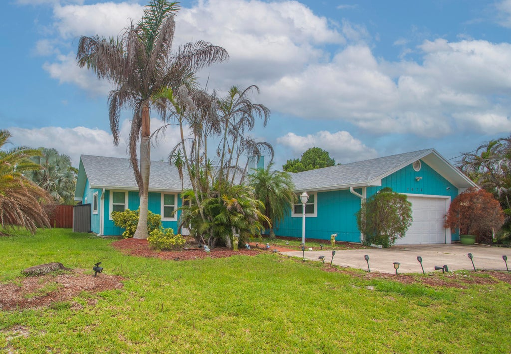 Photo of 2674 SE Tiffany Avenue, Port Saint Lucie, FL 34952 (MLS # B26056757)