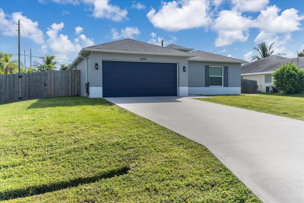 1633 SW Diamond Street