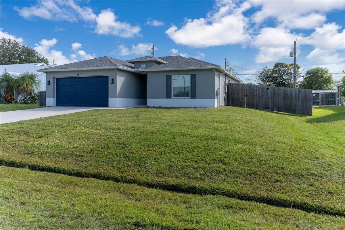 1633 SW Diamond Street