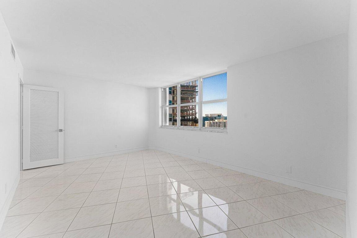 CLARIDGE CONDO - Residential