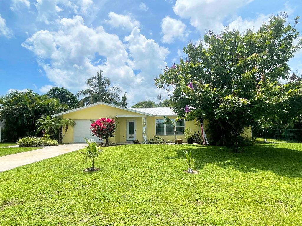 Photo of 4112 SE Paul Terrace, Stuart, FL 34997 (MLS # R10908077)