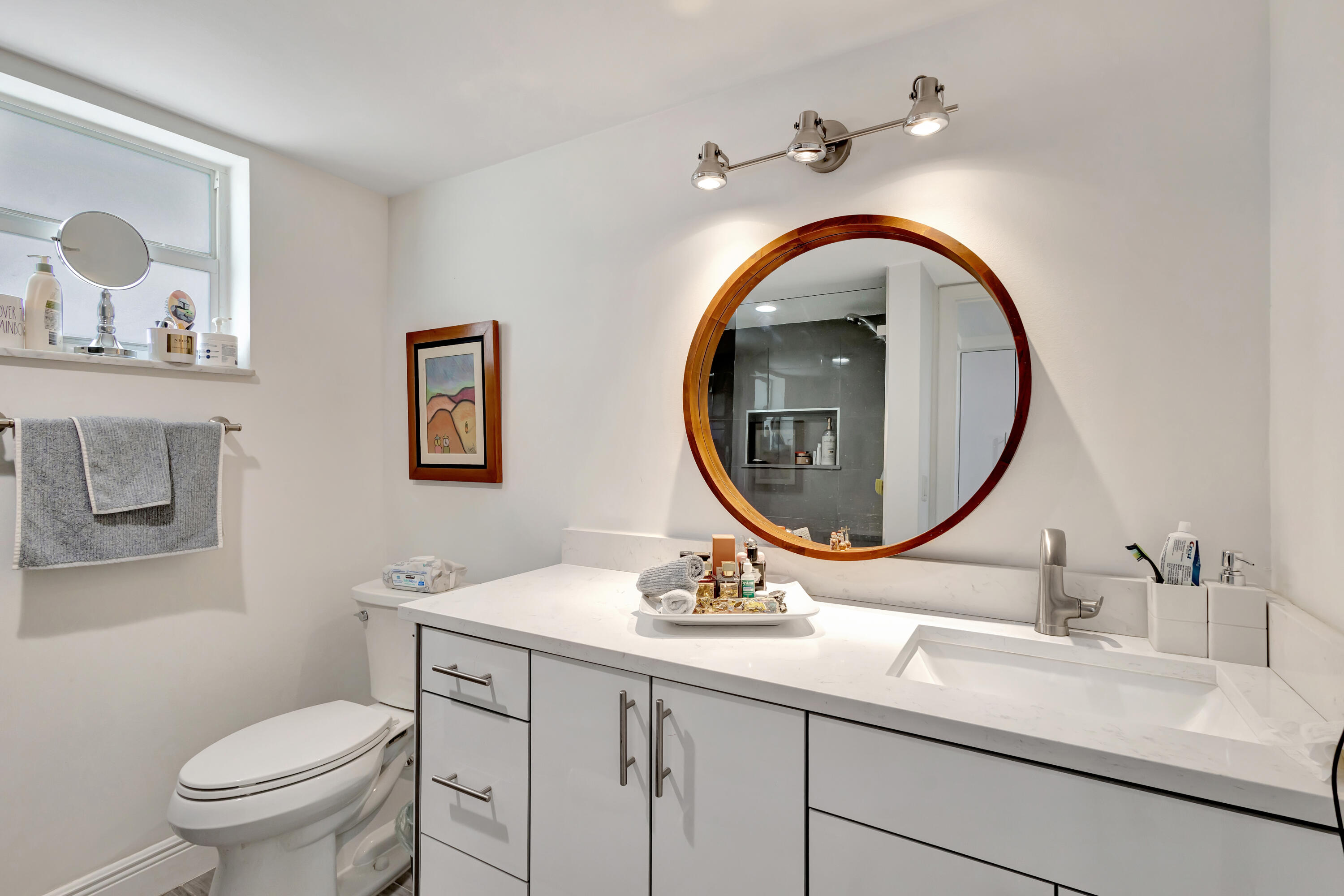 COLONIAL CLUB CONDO SEC 2 - Residential