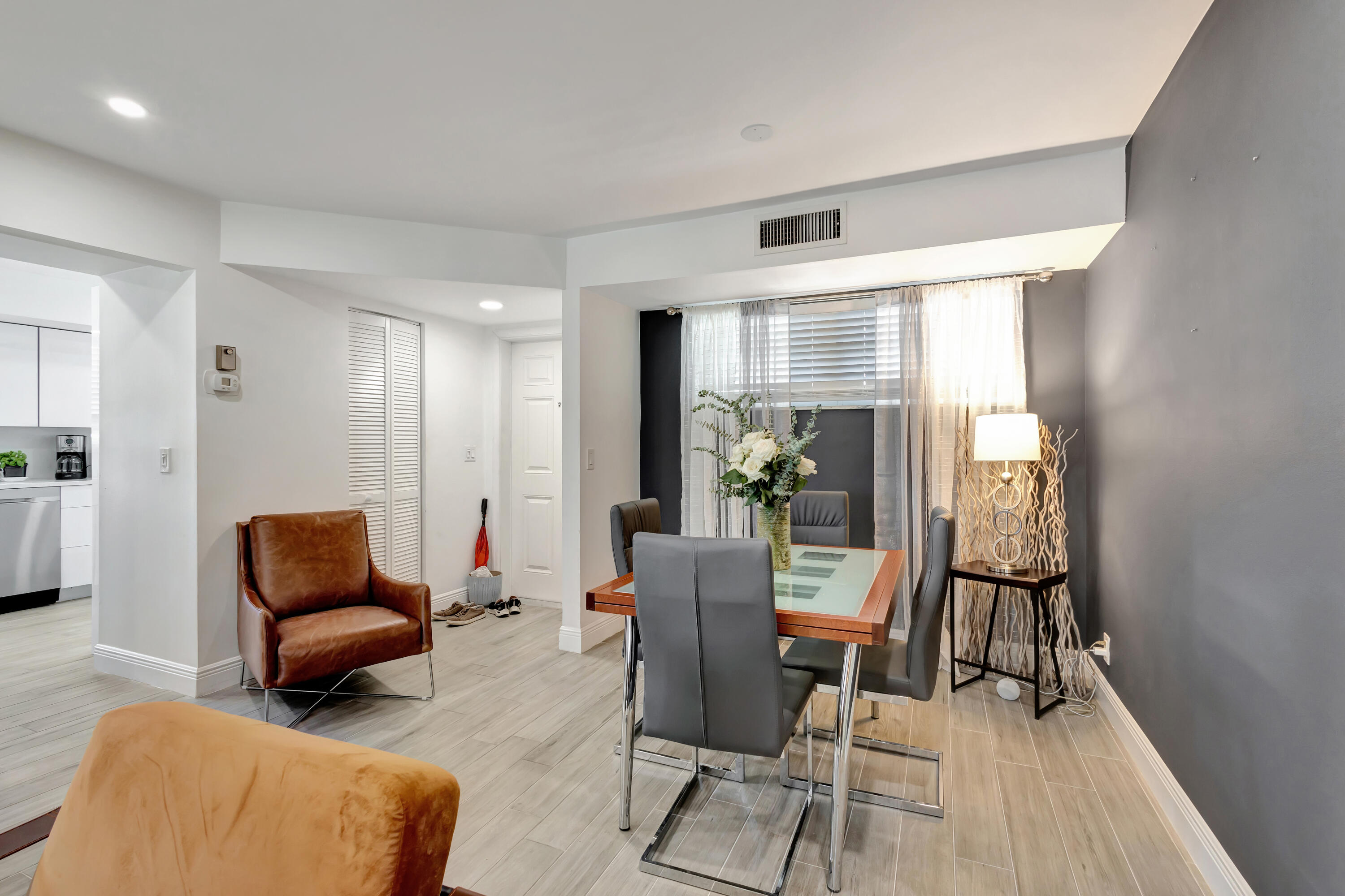 COLONIAL CLUB CONDO SEC 2 - Residential