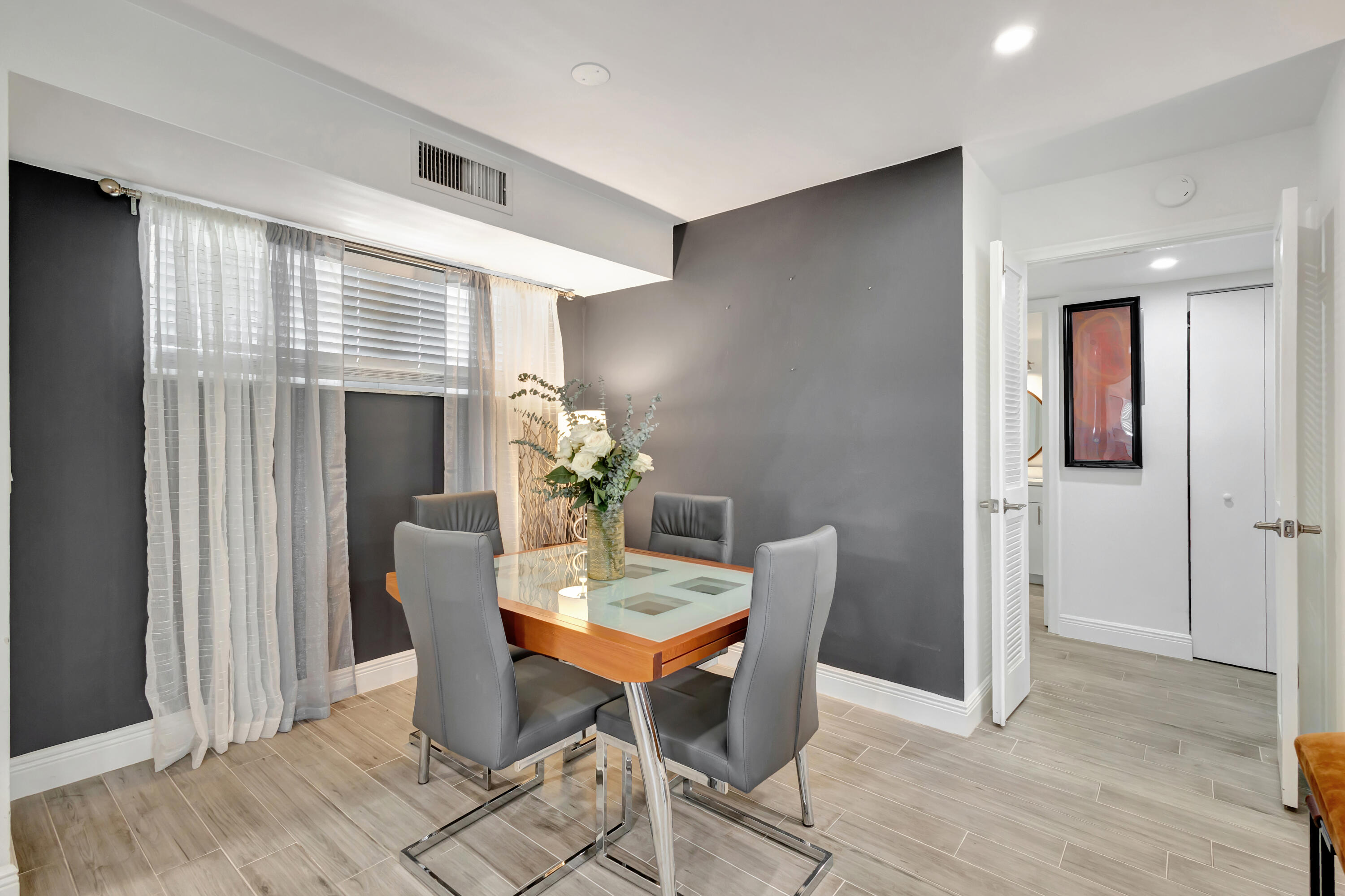 COLONIAL CLUB CONDO SEC 2 - Residential