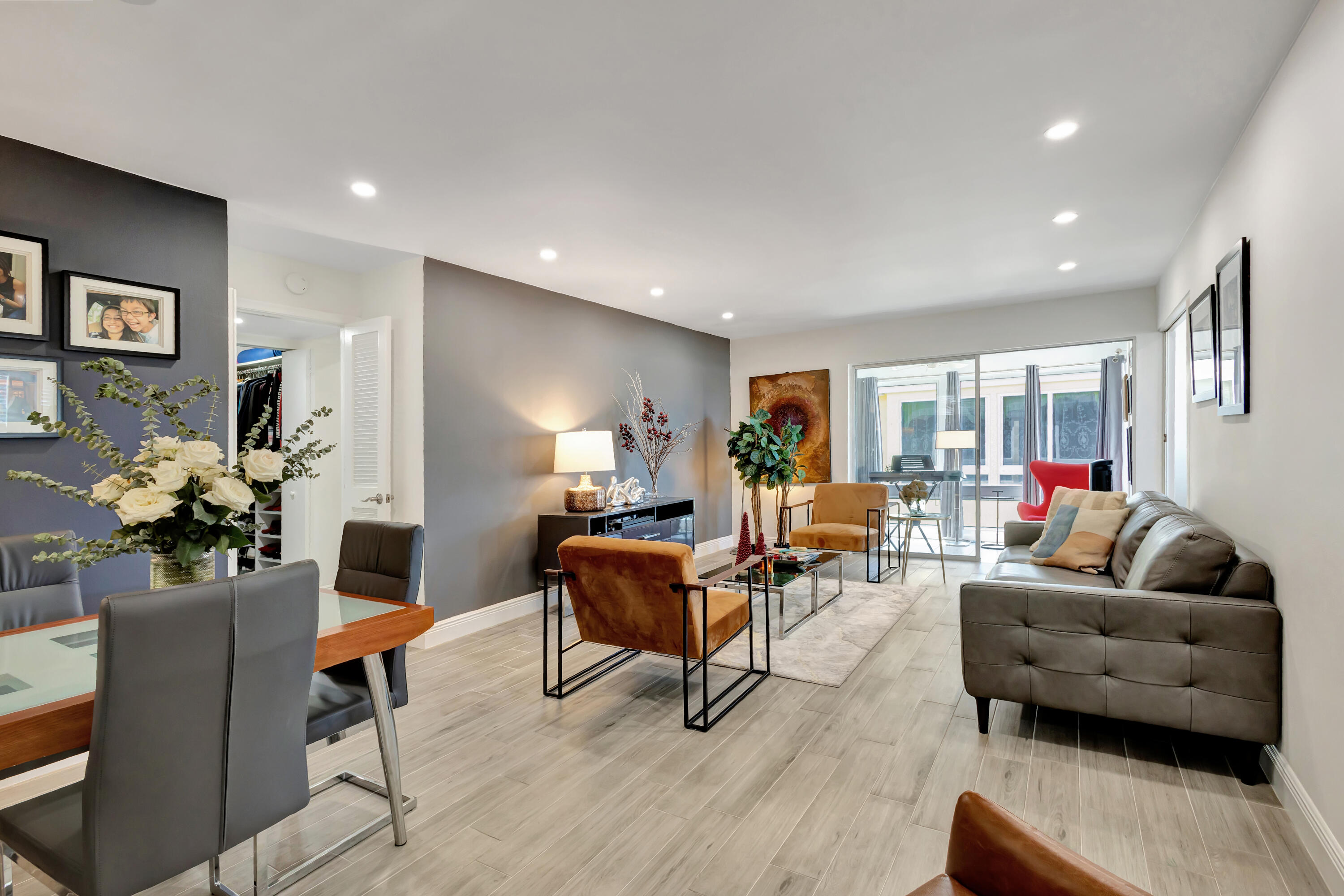 COLONIAL CLUB CONDO SEC 2 - Residential