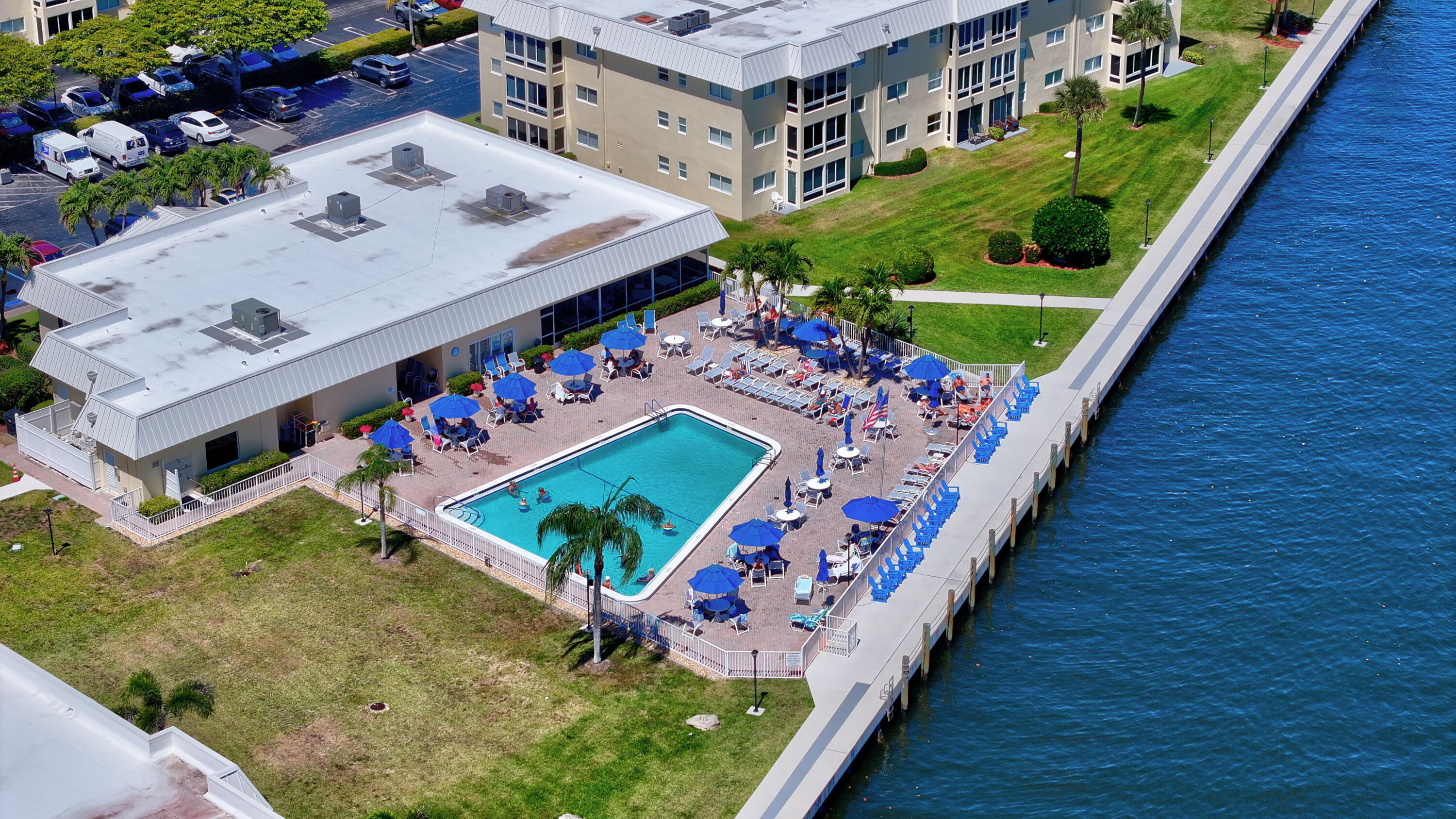 COLONIAL CLUB CONDO SEC 2 - Residential