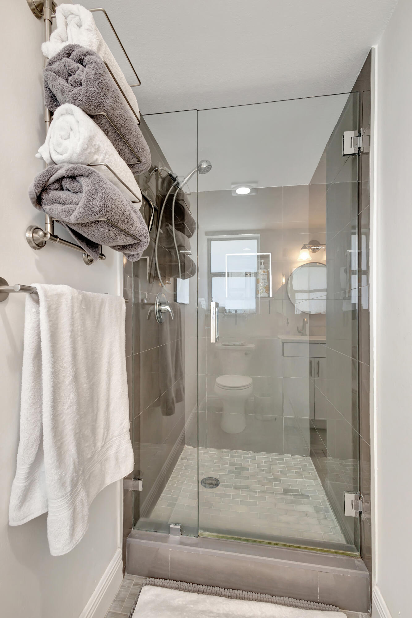 COLONIAL CLUB CONDO SEC 2 - Residential