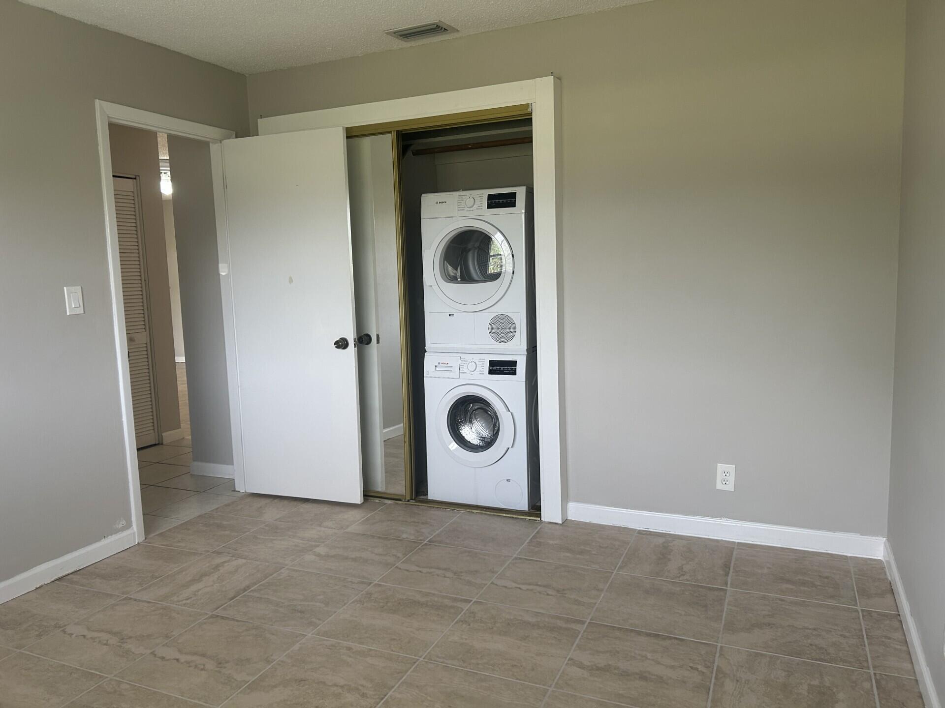 TRAILS END VILLAS INC CON - Residential Lease