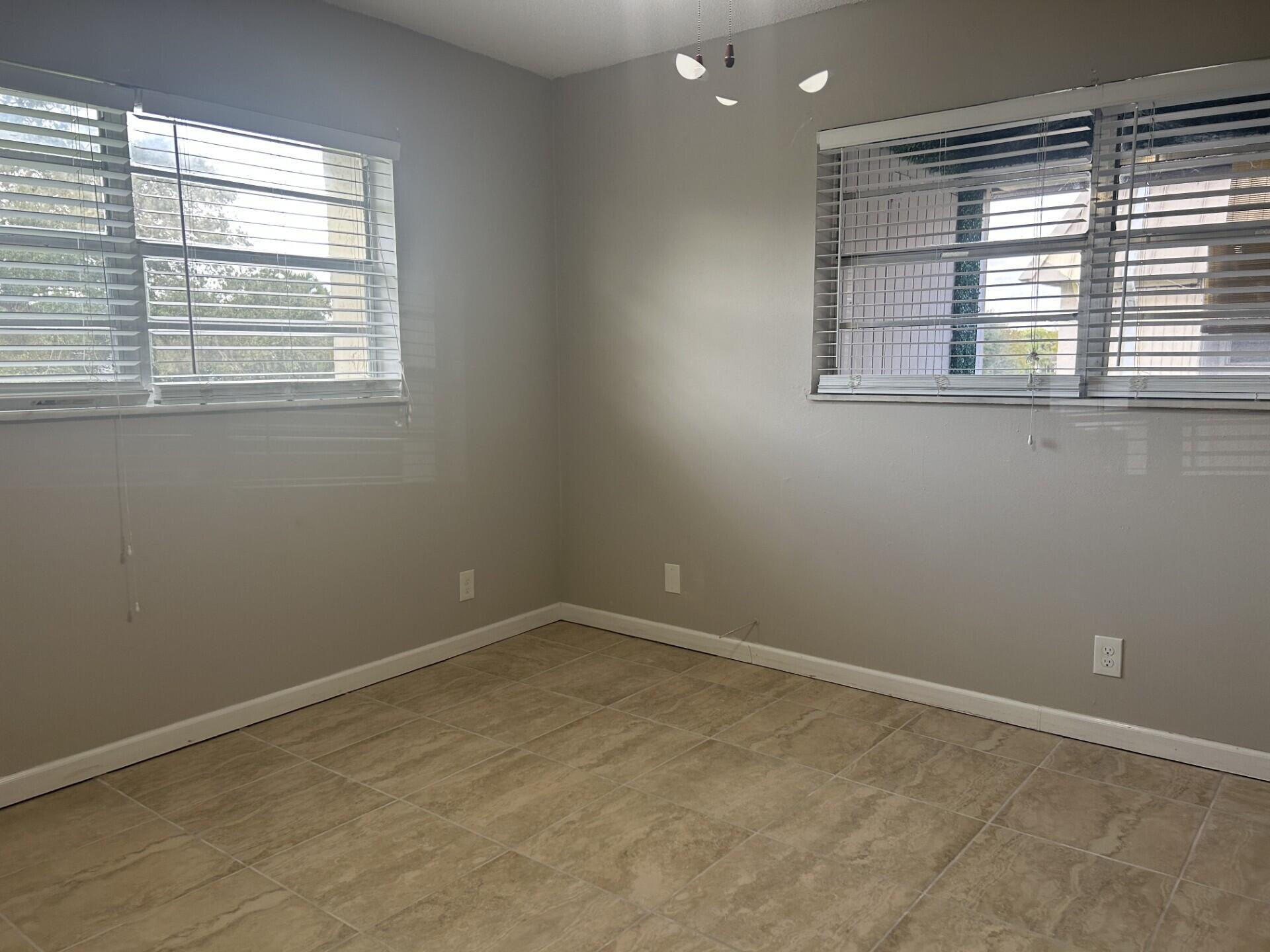 TRAILS END VILLAS INC CON - Residential Lease