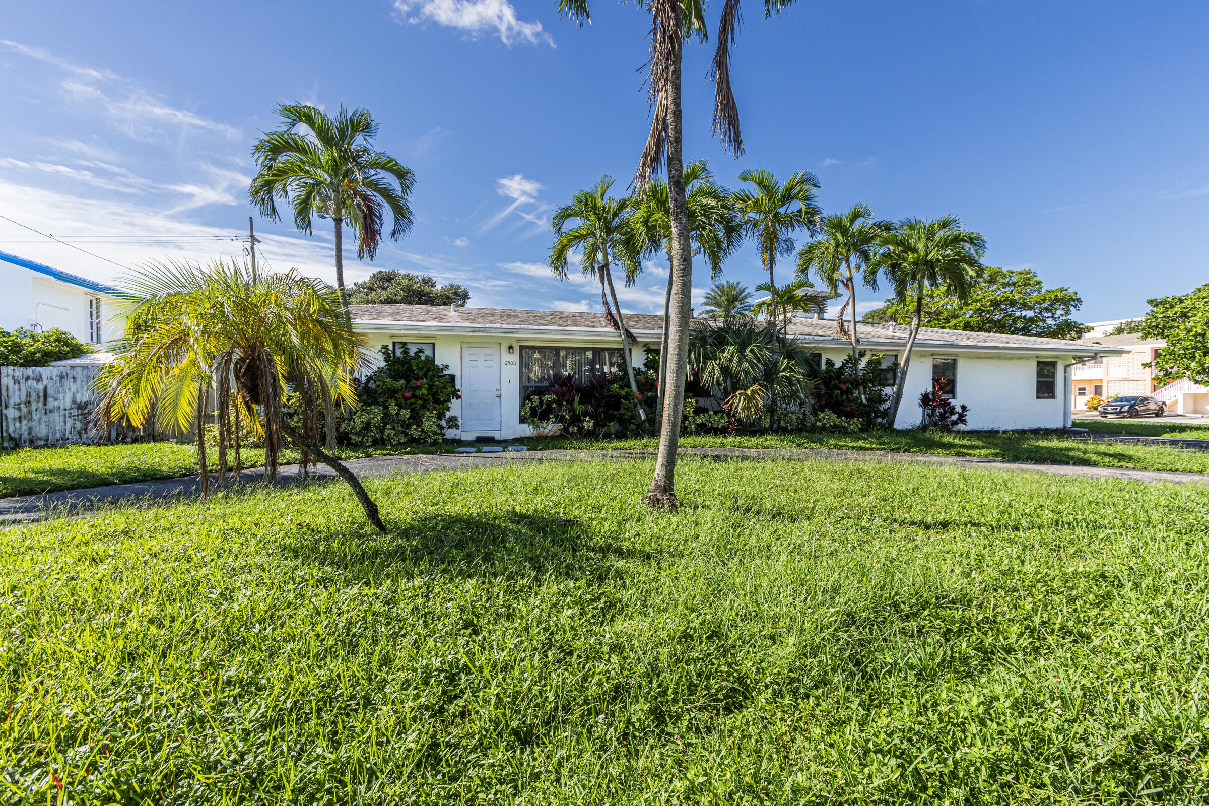 2908 Middle River Drive, Fort Lauderdale, FL, 33306/$1,200,000 2 2908 Middle River Drive