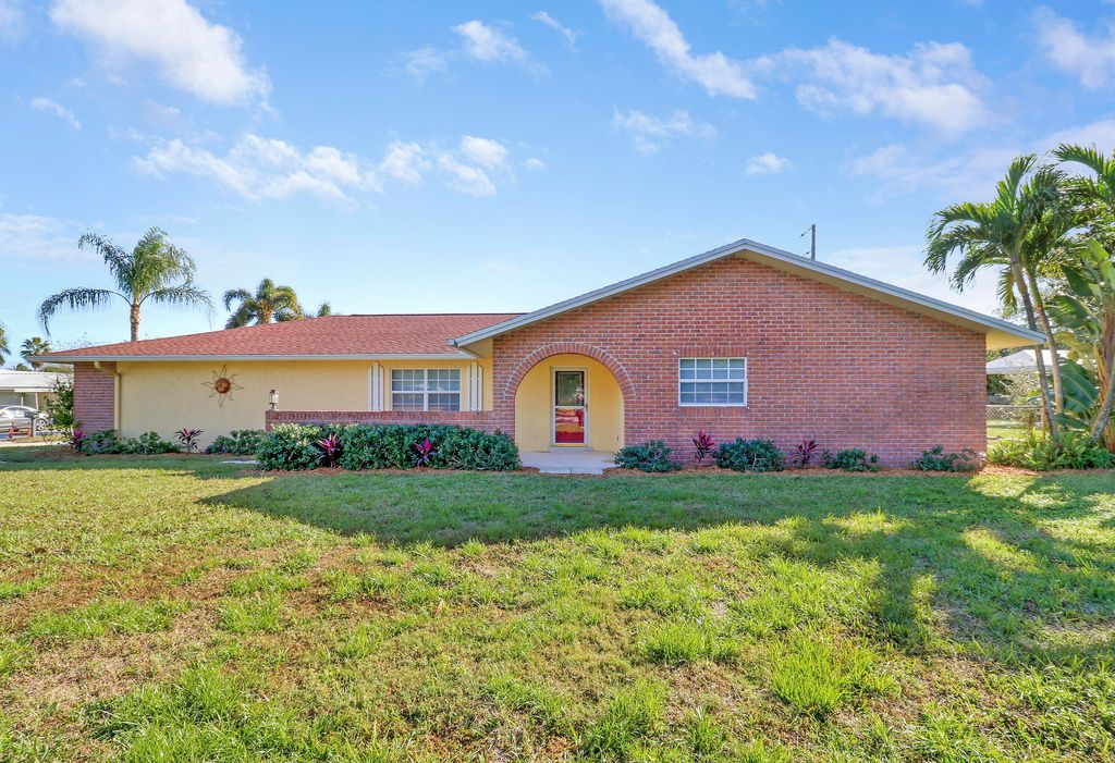 Photo of 1501 Lance Road, Jupiter, FL 33469 (MLS # R11160854)