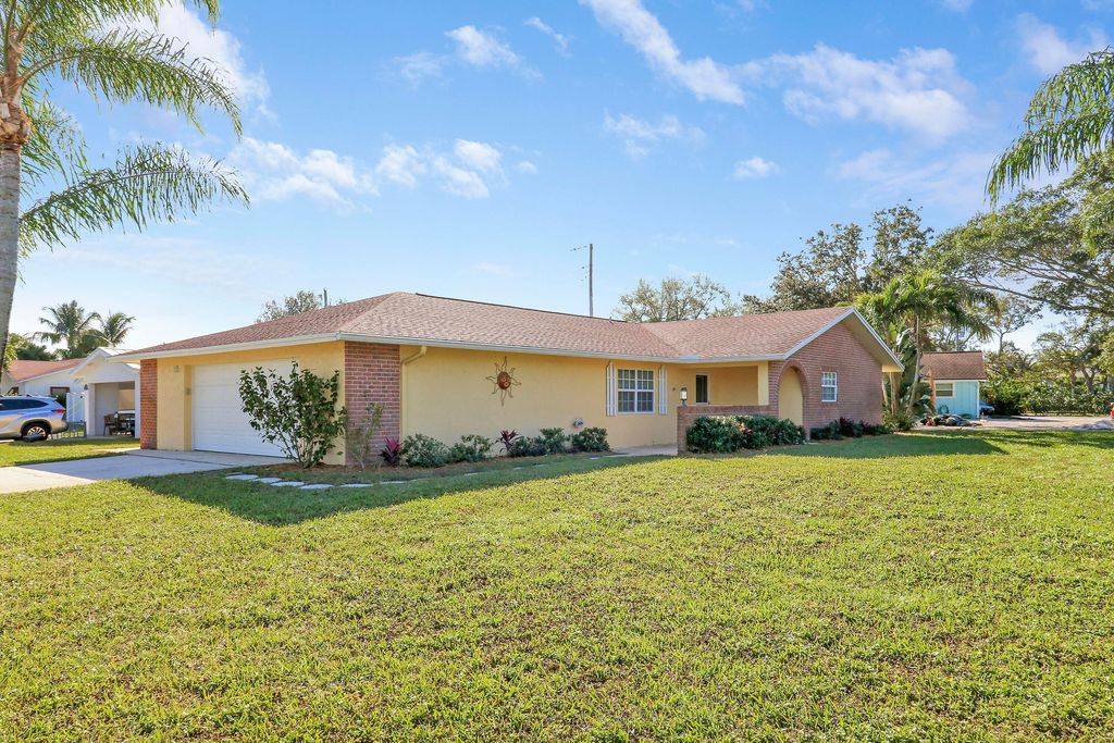 Photo of 1501 Lance Road, Jupiter, FL 33469 (MLS # R11160854)