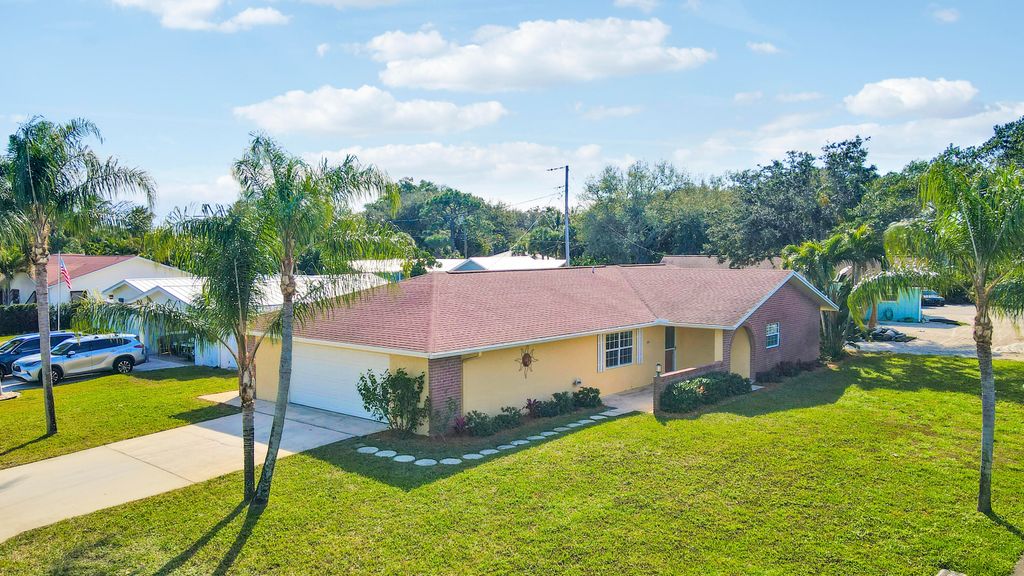 Photo of 1501 Lance Road, Jupiter, FL 33469 (MLS # R11160854)