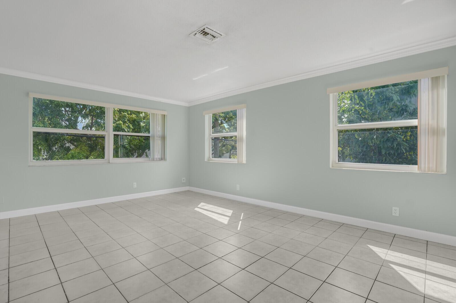 CRESTHAVEN NO 9 REPLAT - Residential Income