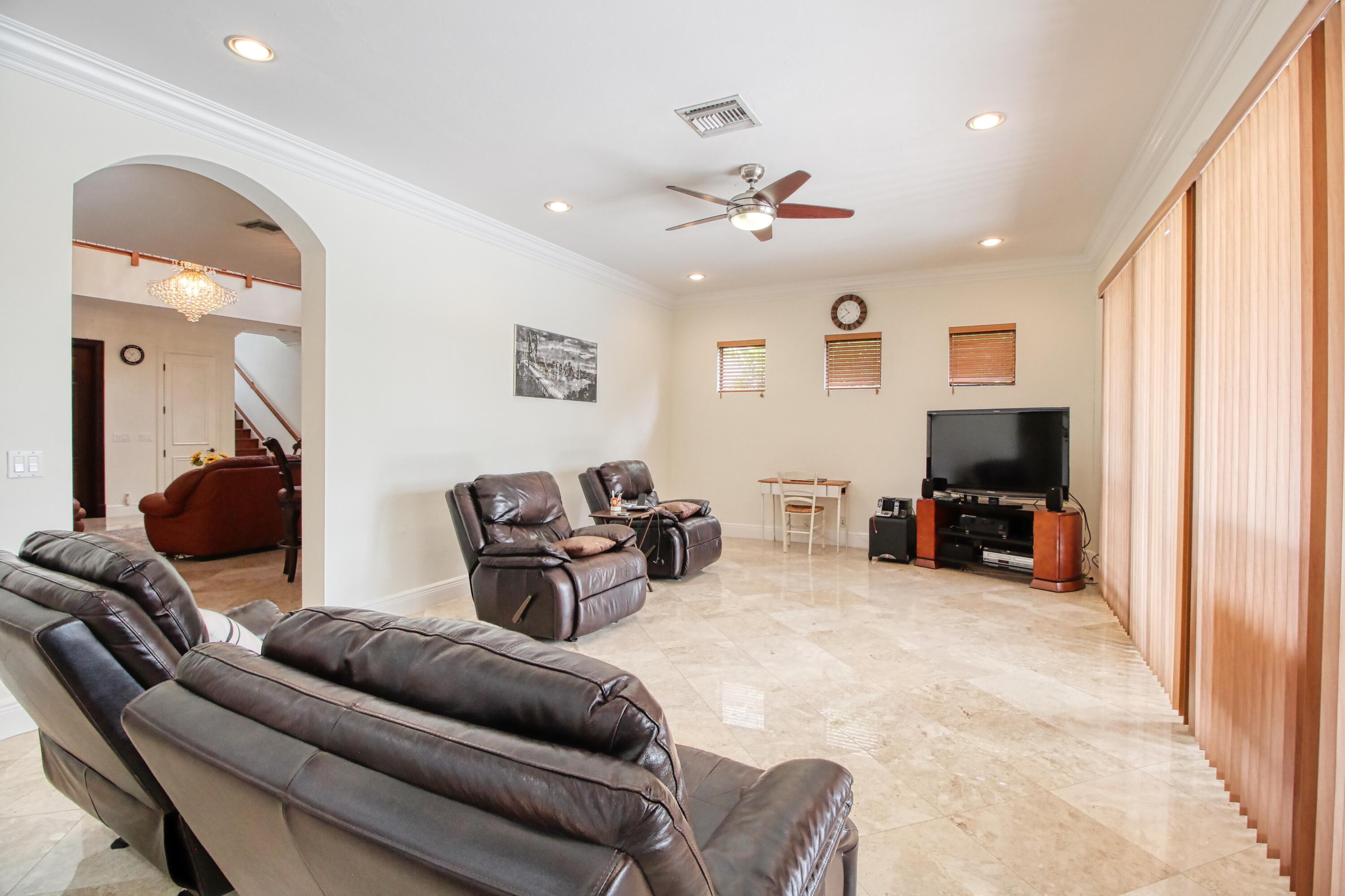 PARKLAND GOLF AND COUNTRY CLUB - Residential