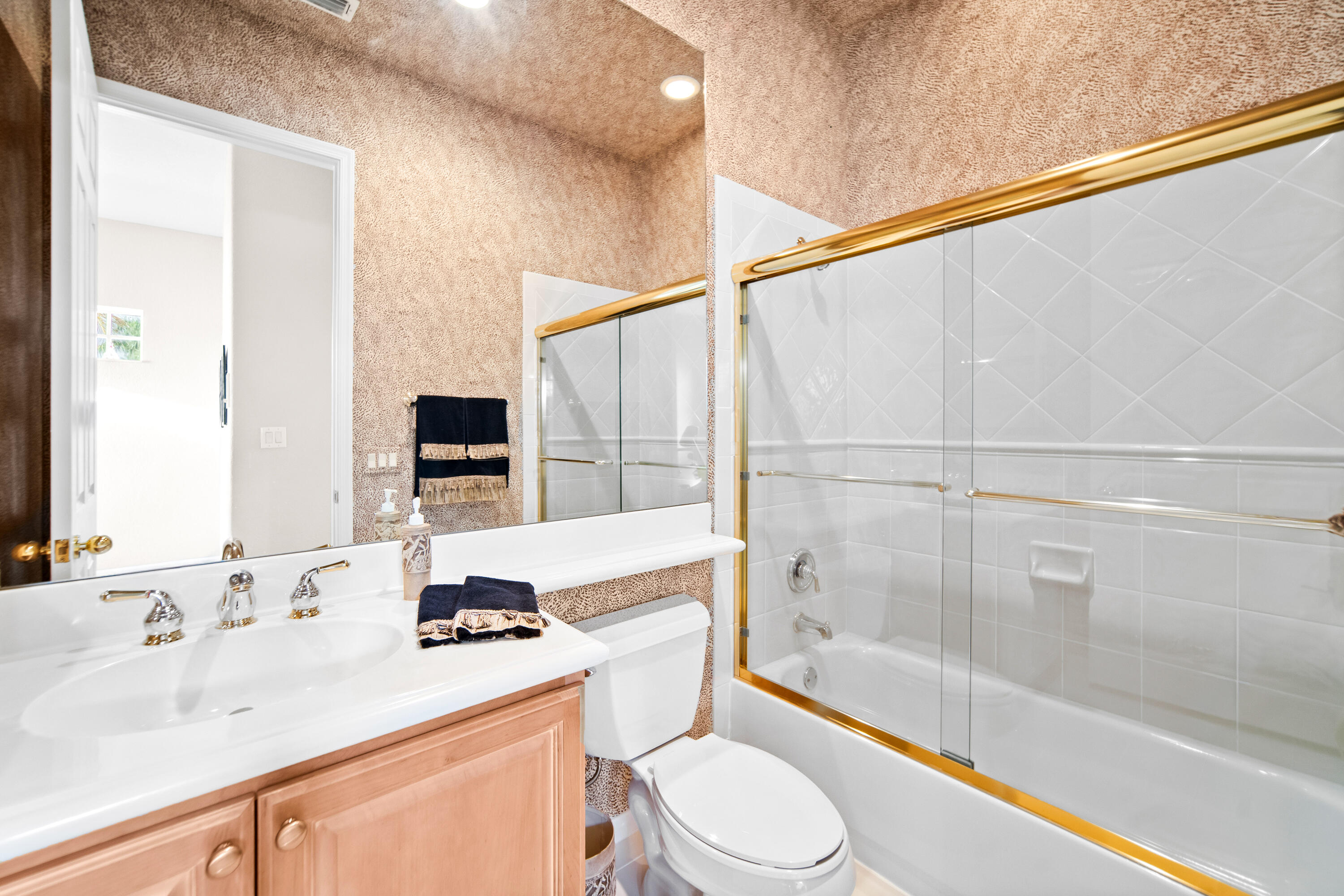 WEST SHORE - Residential