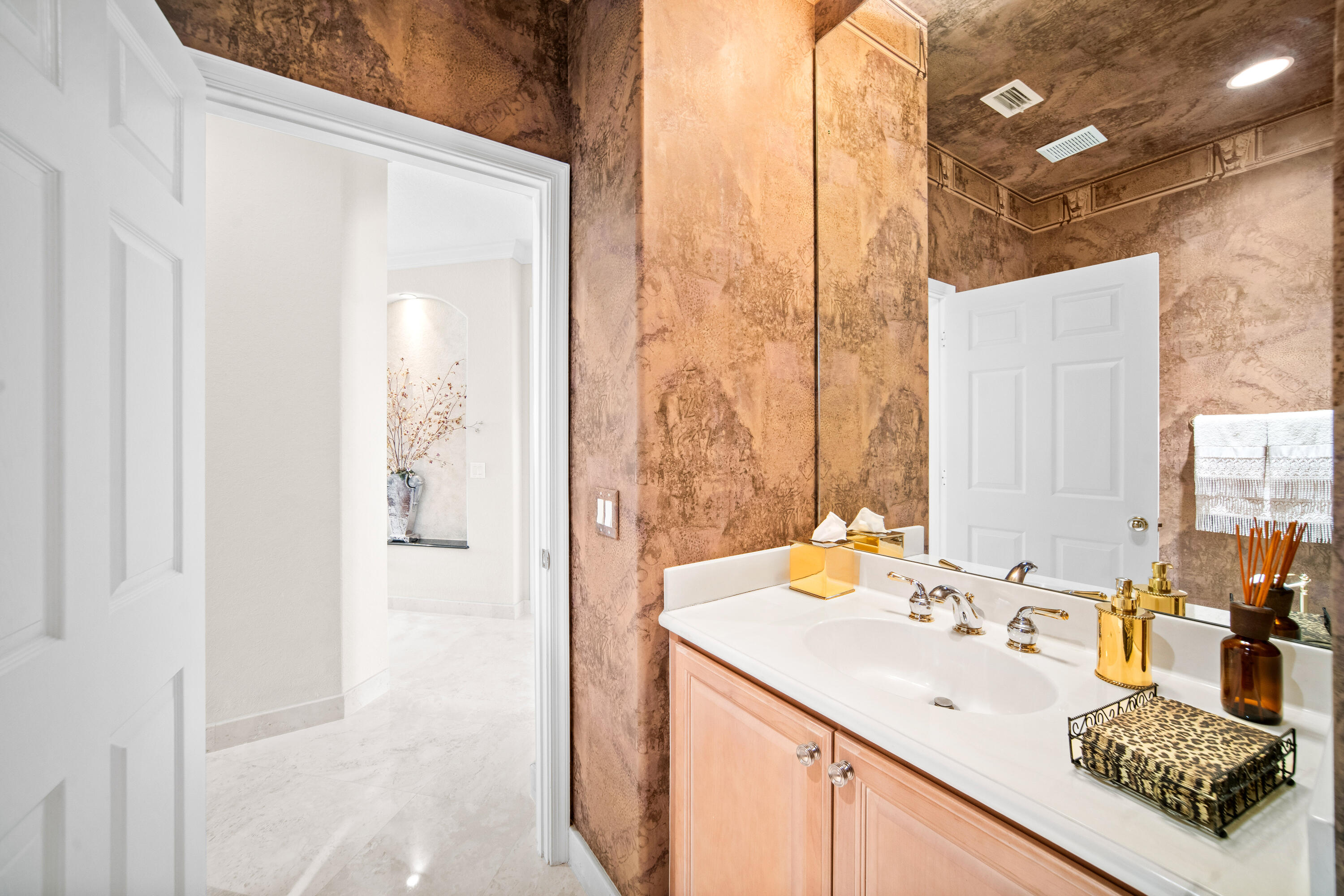 WEST SHORE - Residential