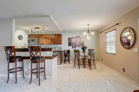1039 Guildford C, Boca Raton, FL MLS: R10924510