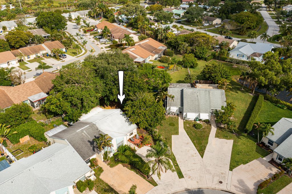 Photo of 188 Pinewood Court, Jupiter, FL 33458 (MLS # R11078516)