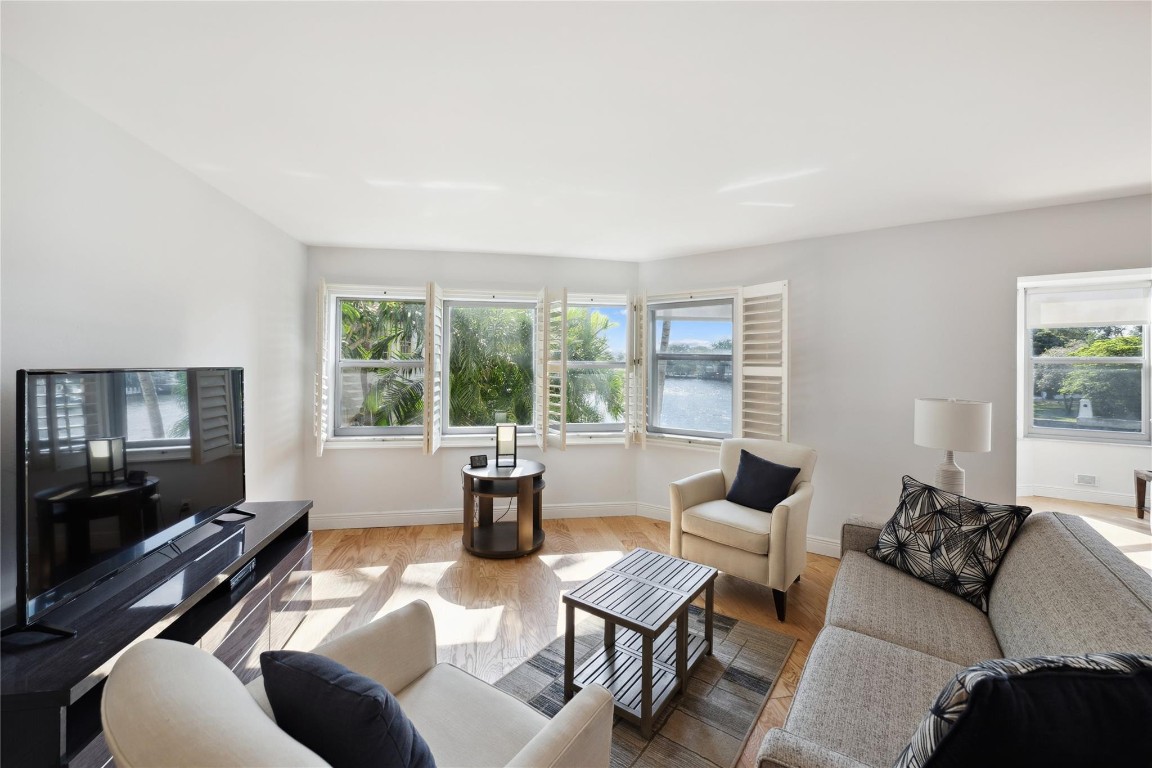 818 SE 4th Street 201