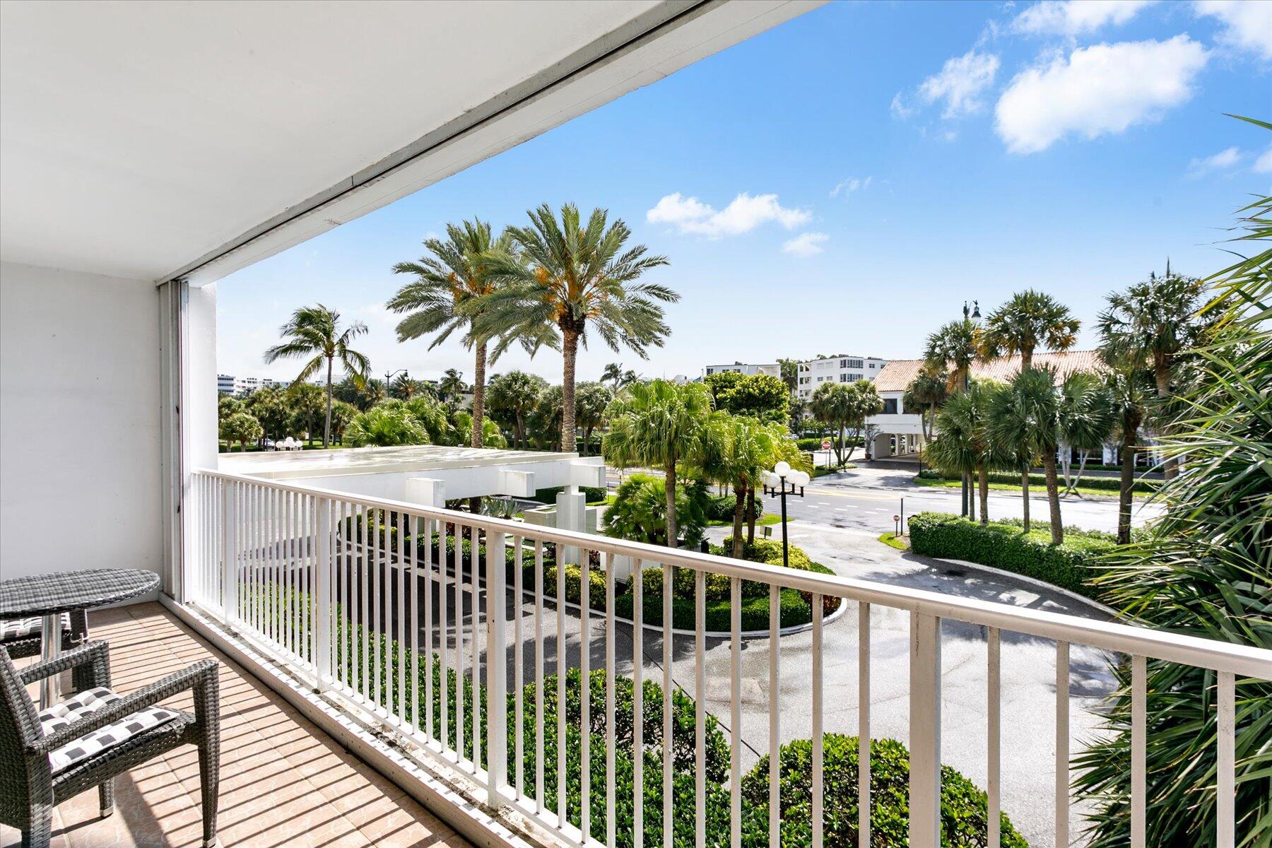 LA PALMA CONDO - Residential